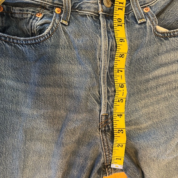 Levi’s rib cage straight, size 28 - Picture 4 of 6